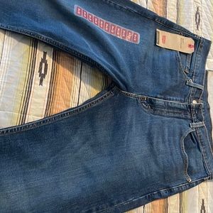 Mens Levi’s 505 size 34 32. New with tags.